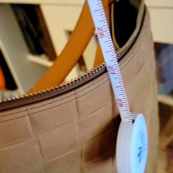 Fossil Crossbody Satchel - Picture 6 of 8